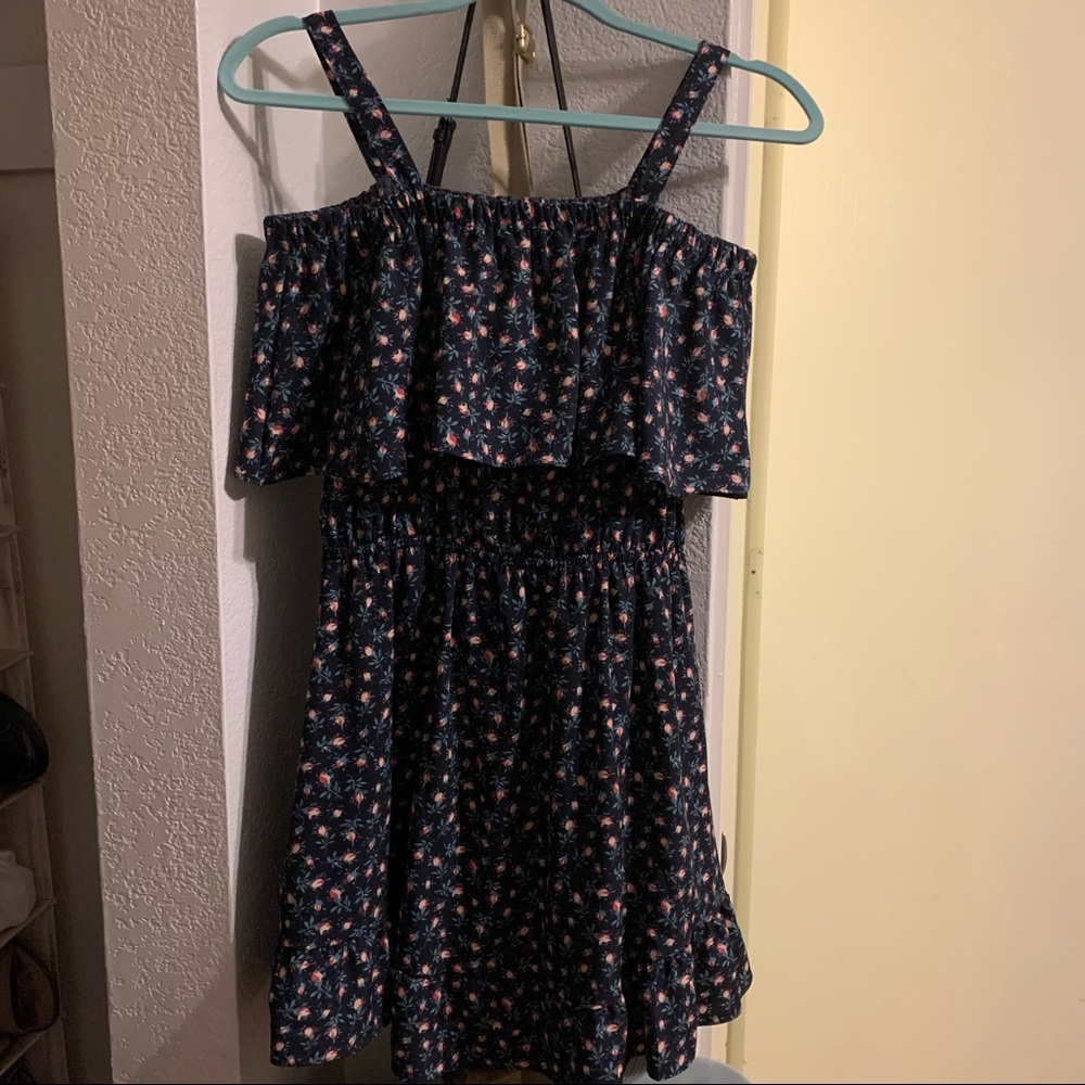 Off-shoulder ruffle floral dress